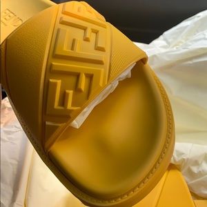 FENDI slides (men’s 9)